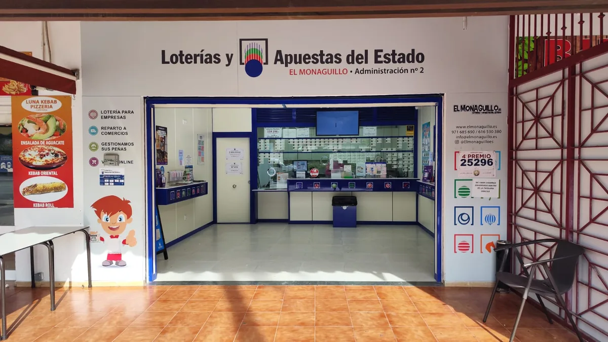Fachada de Loterías El Monaguillo en Peguera